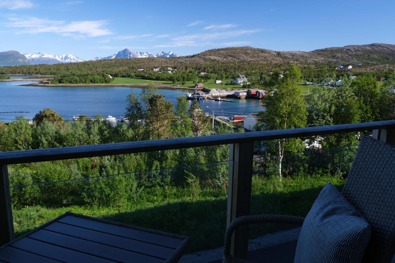 Destination Senja - Stonglandseidet Apartment Bagian luar foto