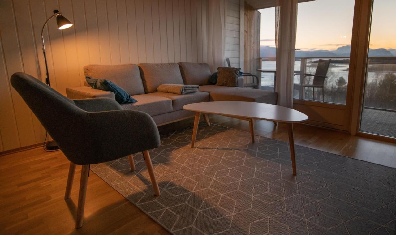 Destination Senja - Stonglandseidet Apartment Bagian luar foto