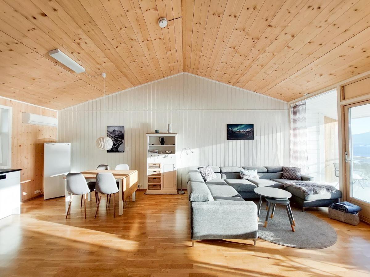 Destination Senja - Stonglandseidet Apartment Bagian luar foto
