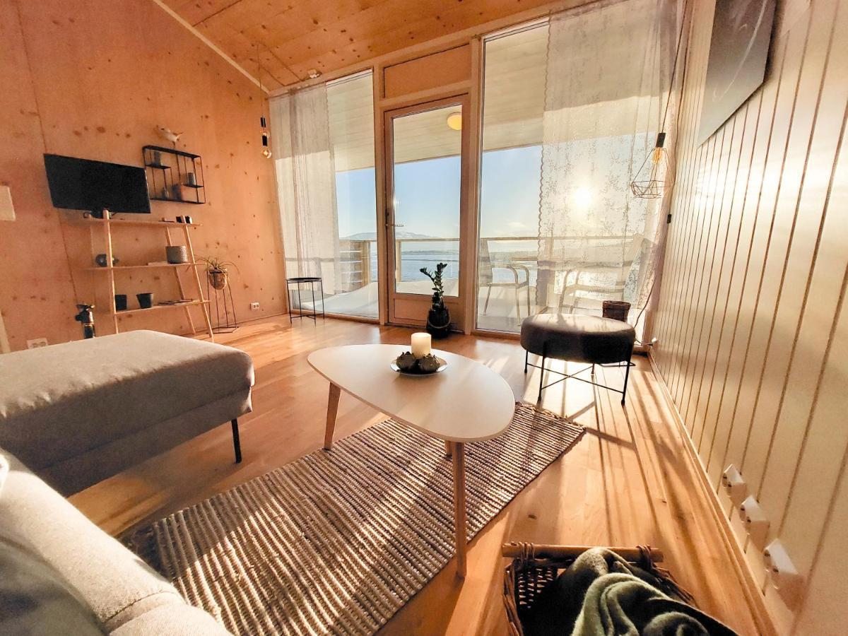 Destination Senja - Stonglandseidet Apartment Bagian luar foto