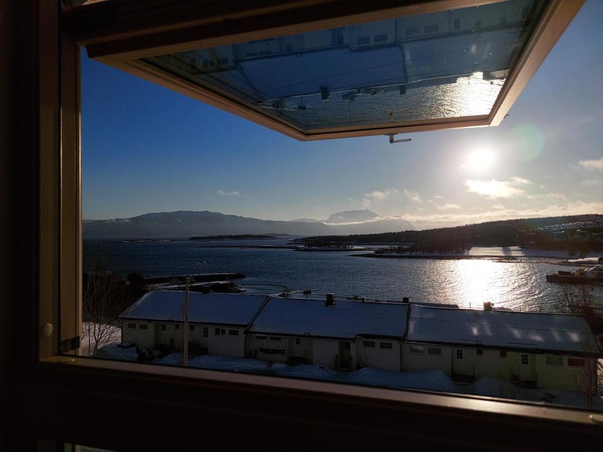 Destination Senja - Stonglandseidet Apartment Bagian luar foto
