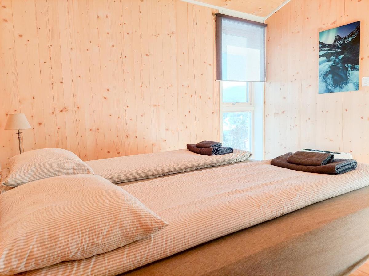 Destination Senja - Stonglandseidet Apartment Bagian luar foto