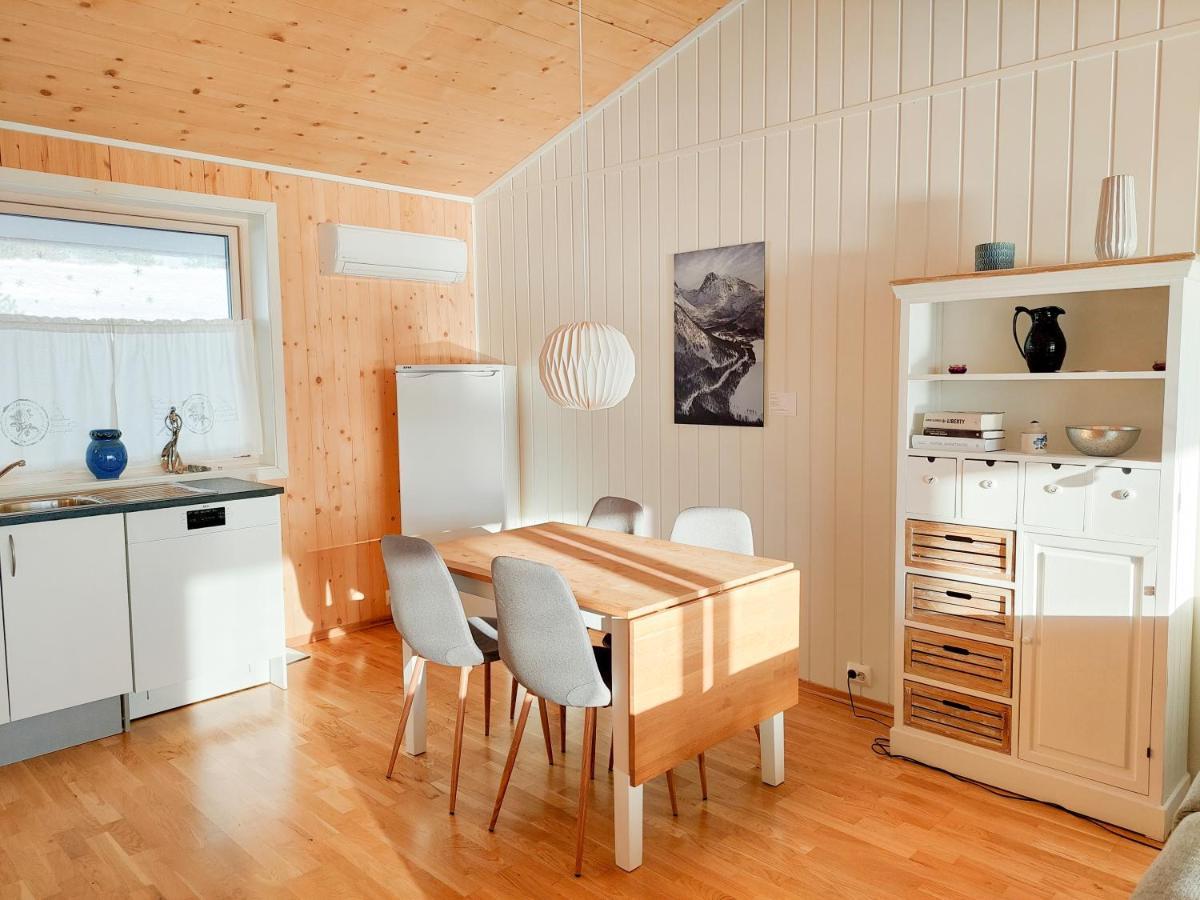 Destination Senja - Stonglandseidet Apartment Bagian luar foto
