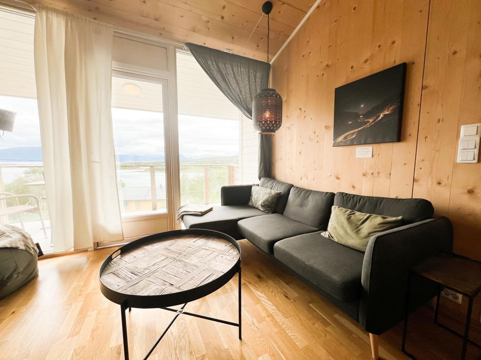 Destination Senja - Stonglandseidet Apartment Bagian luar foto