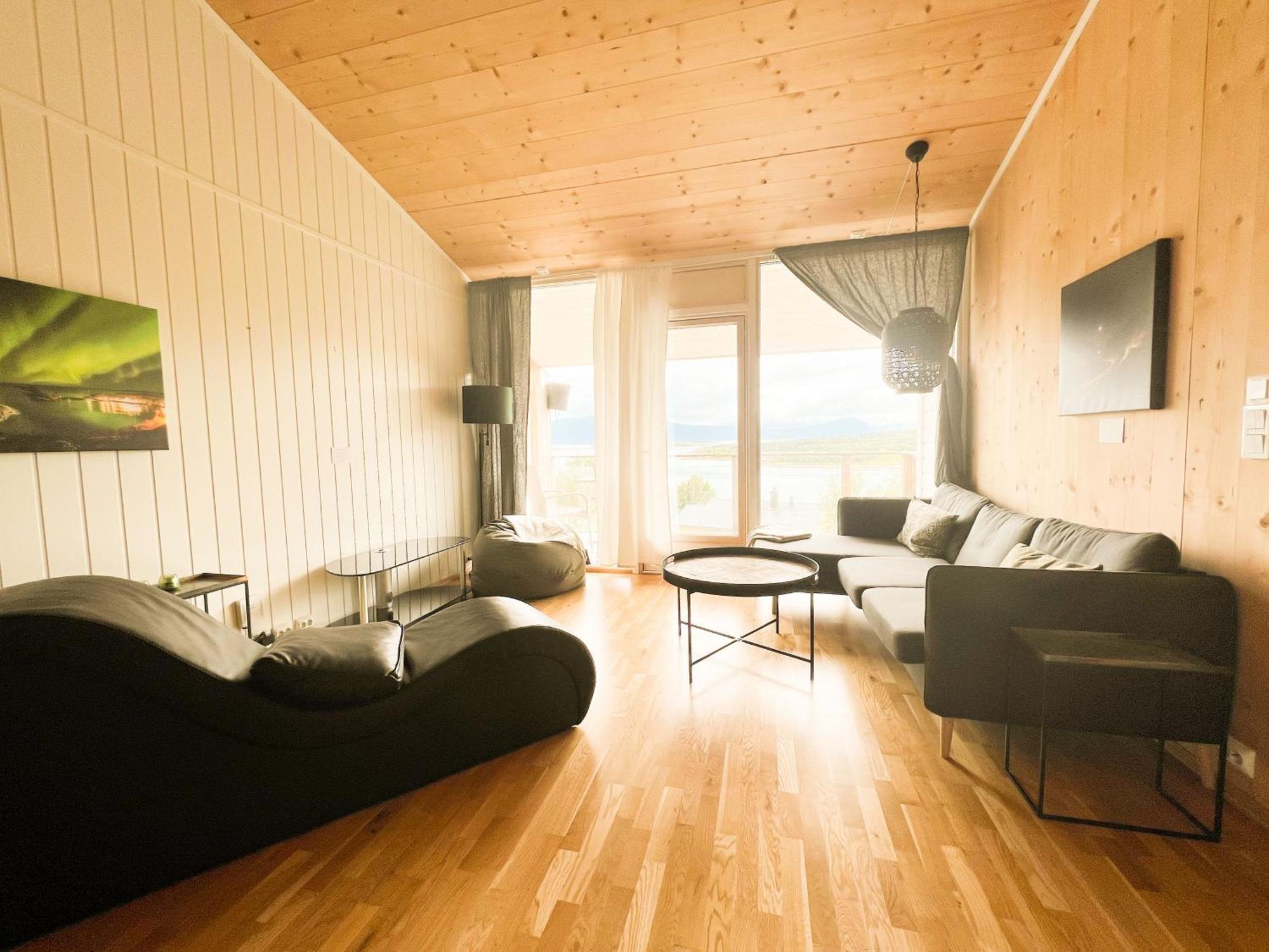 Destination Senja - Stonglandseidet Apartment Bagian luar foto