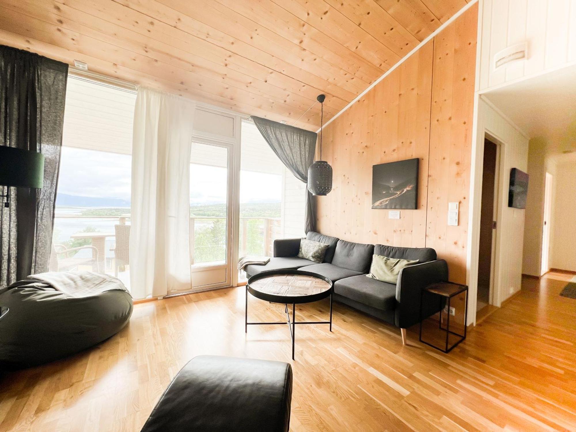 Destination Senja - Stonglandseidet Apartment Bagian luar foto